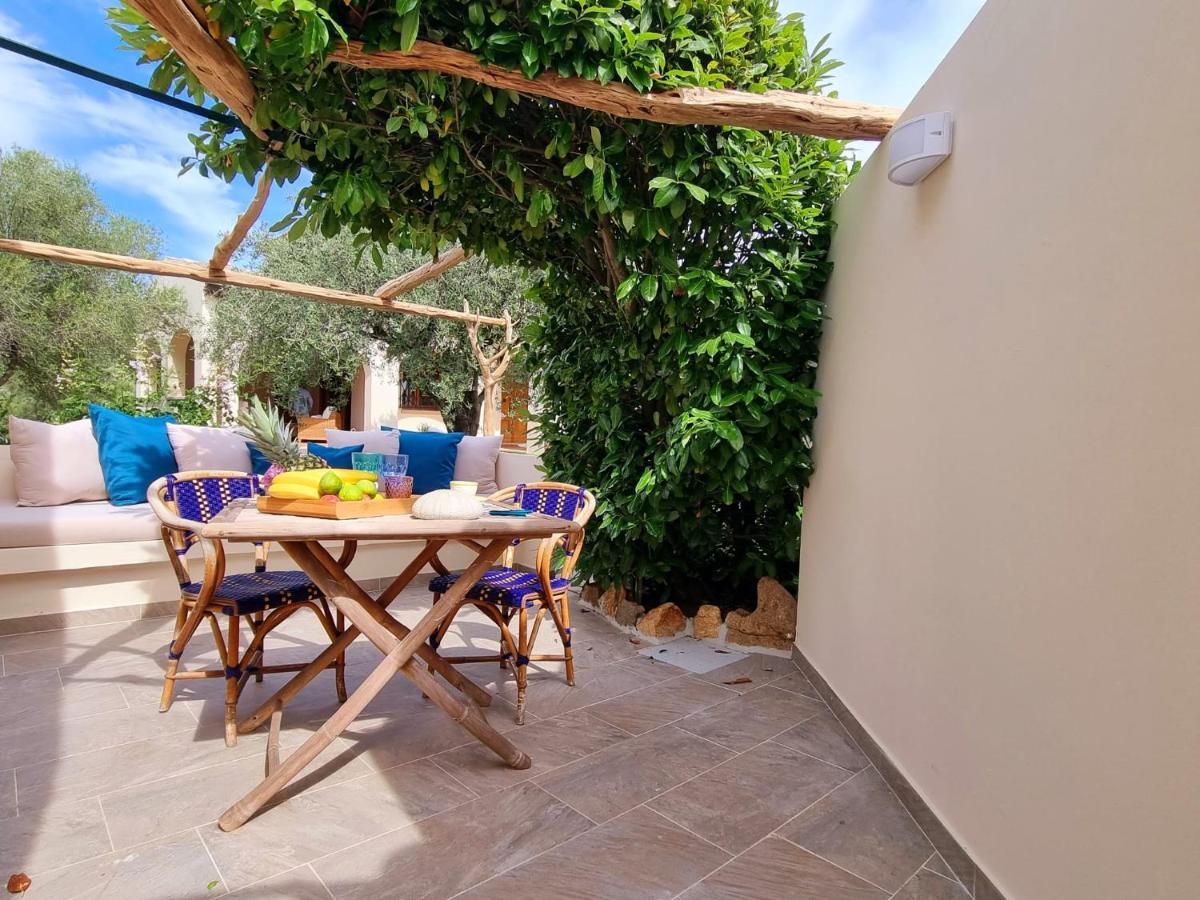 Ferienwohnung Stazzo San Teodoro Il Ginepro Piscina Condivisa Exterior foto