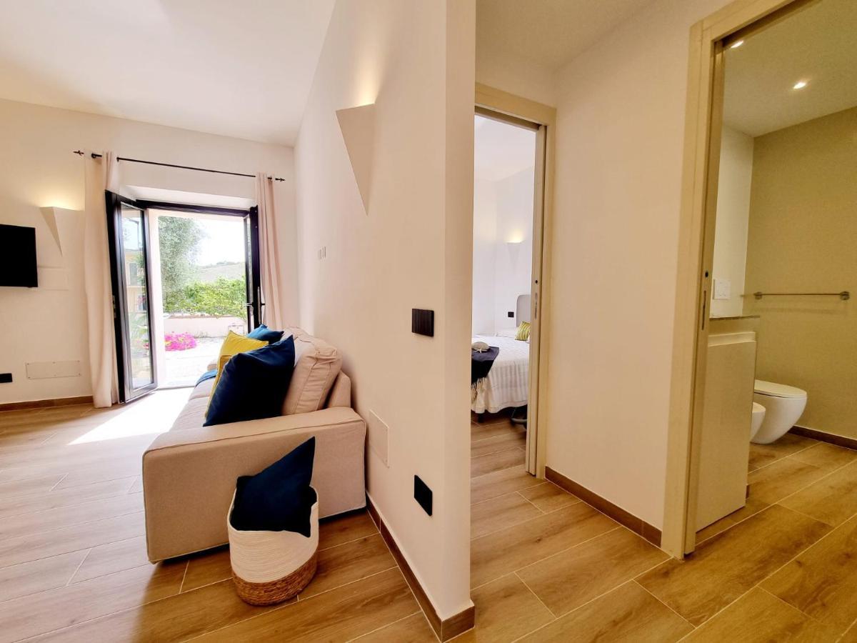 Ferienwohnung Stazzo San Teodoro Il Ginepro Piscina Condivisa Exterior foto