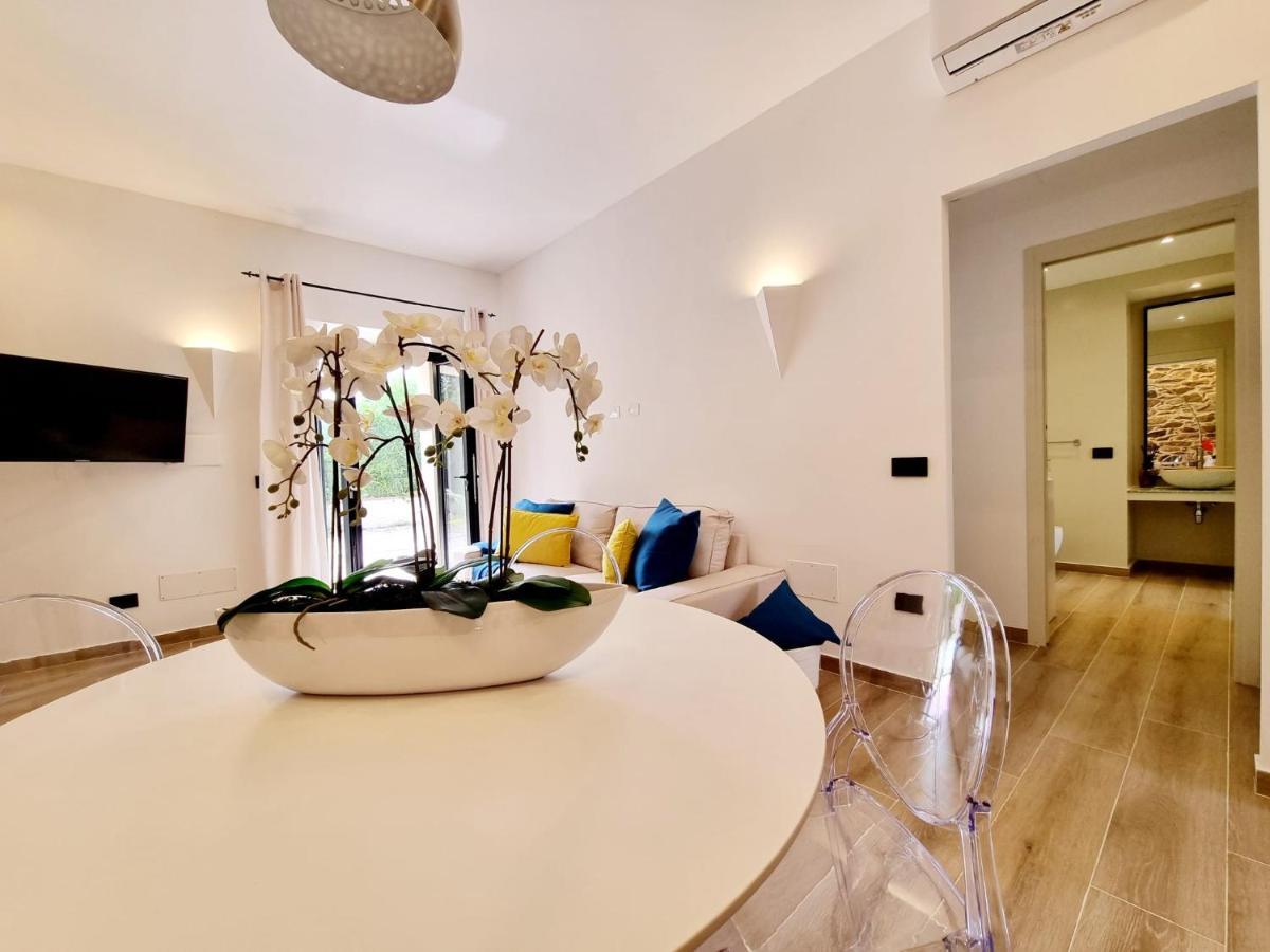 Ferienwohnung Stazzo San Teodoro Il Ginepro Piscina Condivisa Exterior foto